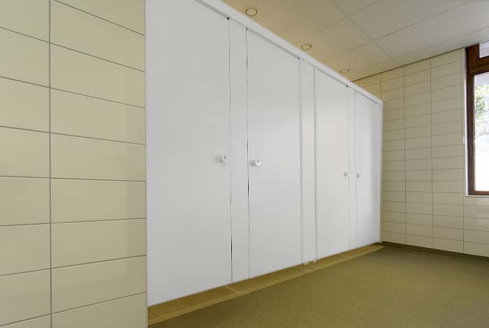 Sanitärtrennwand Standard 4 Türen